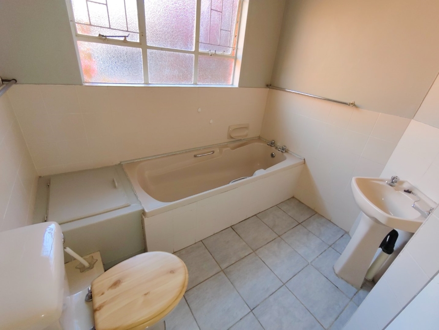 To Let 3 Bedroom Property for Rent in Langenhovenpark Free State